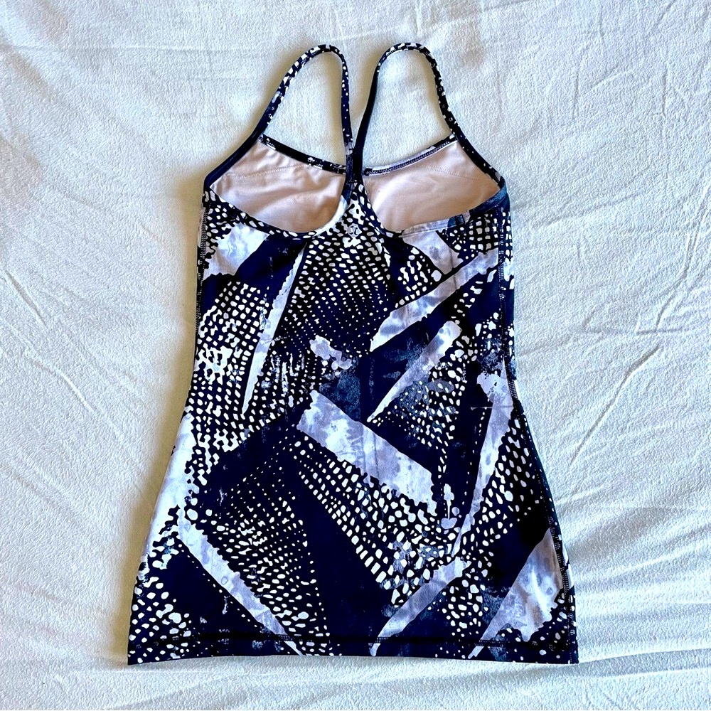 Lululemon - Picture 2 of 6